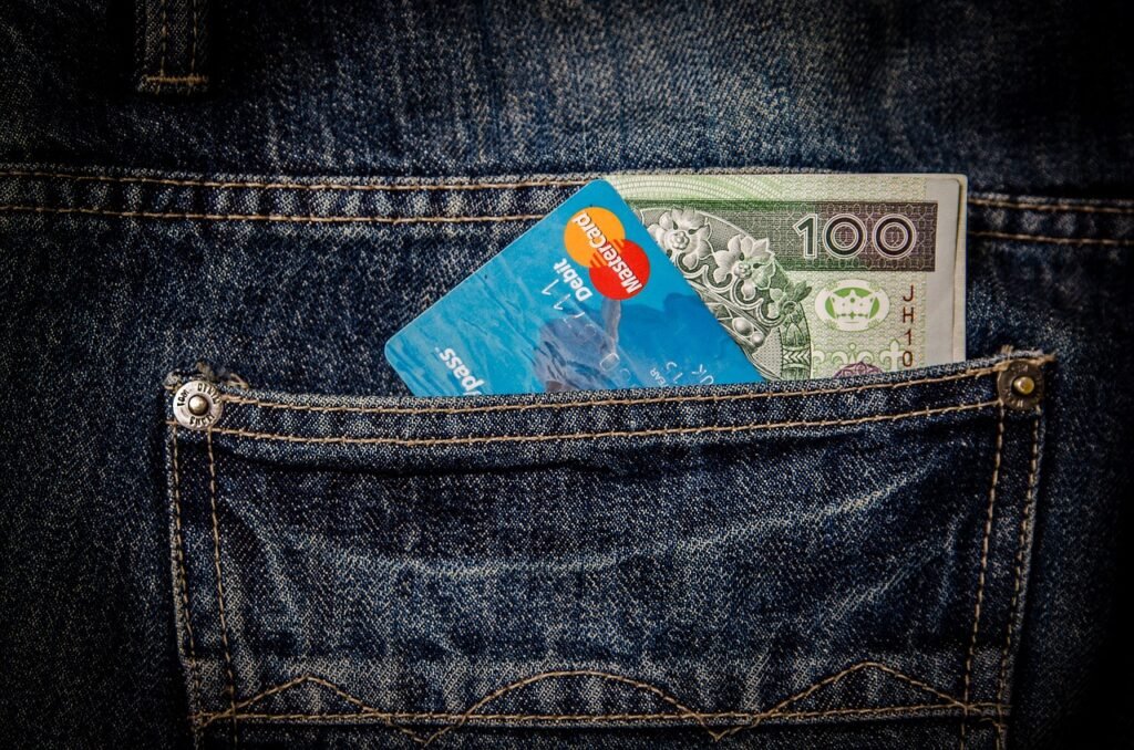 How to Strategically Use Credit Card Rewards Programs to Save Money or Earn Travel Benefits